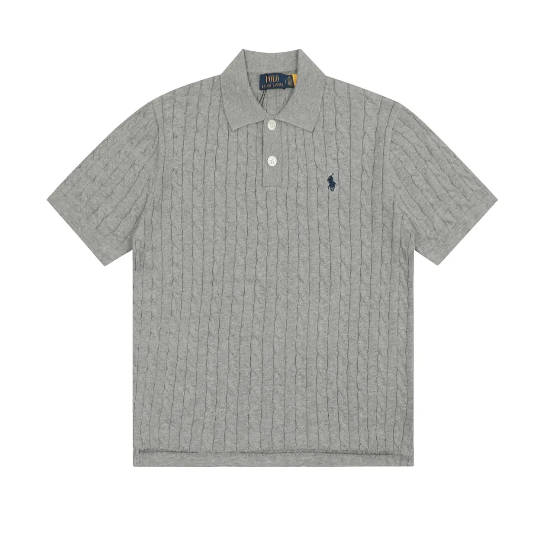🅿️176 "Top quality" Style number: DS022# (not off the shelves all year round) [Ralph Lauren POLO lapel solid color pony embroidered logo knitted short sleeves] ✅Ralph Lauren Ralph Lauren classic basic versatile all-season cardigan knitted short sleeves ✅Main supplier platform live broadcast Wholesale entities Replenish when out of stock Not off the shelves ✅ZP quality 1:1 version Scan the code to enter the GF website Counter quality ✅Details and quality are the only one in Guangzhou. Imported quality cotton yarn focuses on high-end and cost-effective. Needless to say good quality. ✅The version is restored to the original order. The maximum size can be worn up to 160 pounds. Loose, comfortable and stress-free.